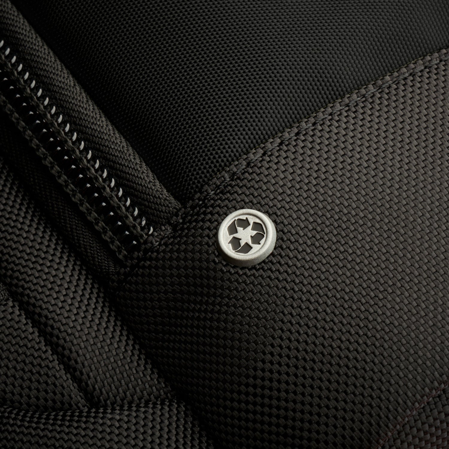 Briggs & Riley Large Cargo Backpack Black Recycled Close-up #color_black