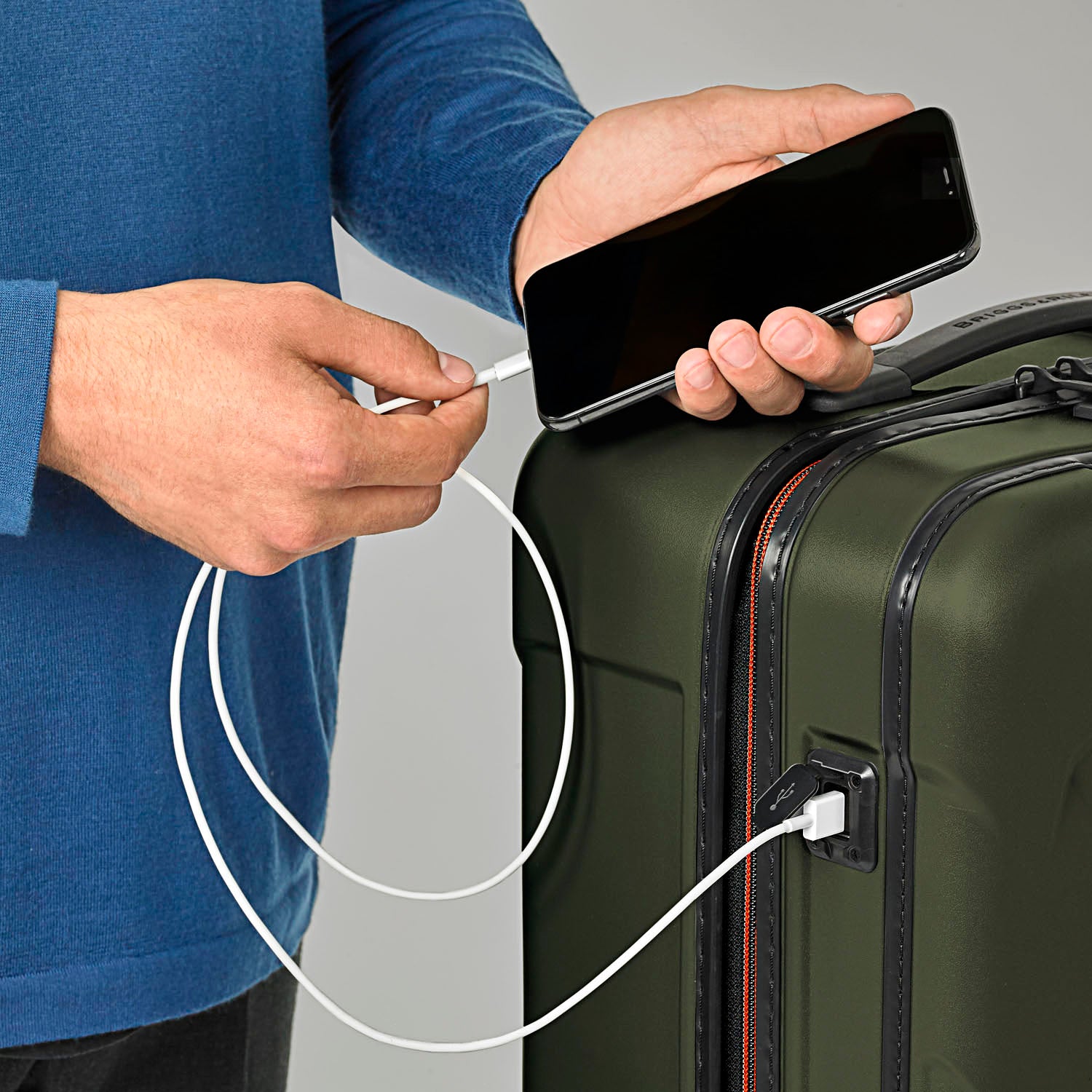 Torq Domestic Carry-On Spinner Phone Charging #color_hunter