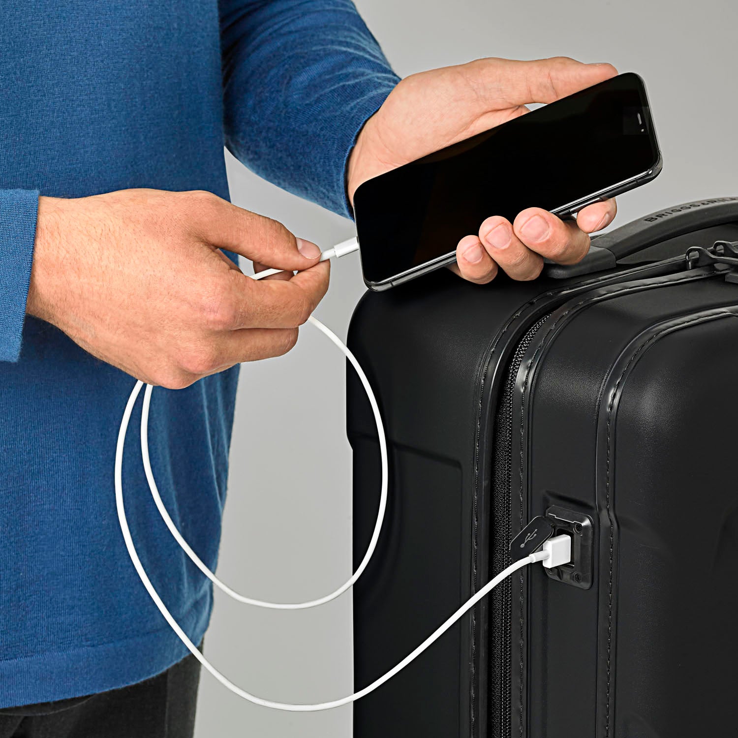 Torq Domestic Carry-On Spinner Phone Charging  #color_stealth