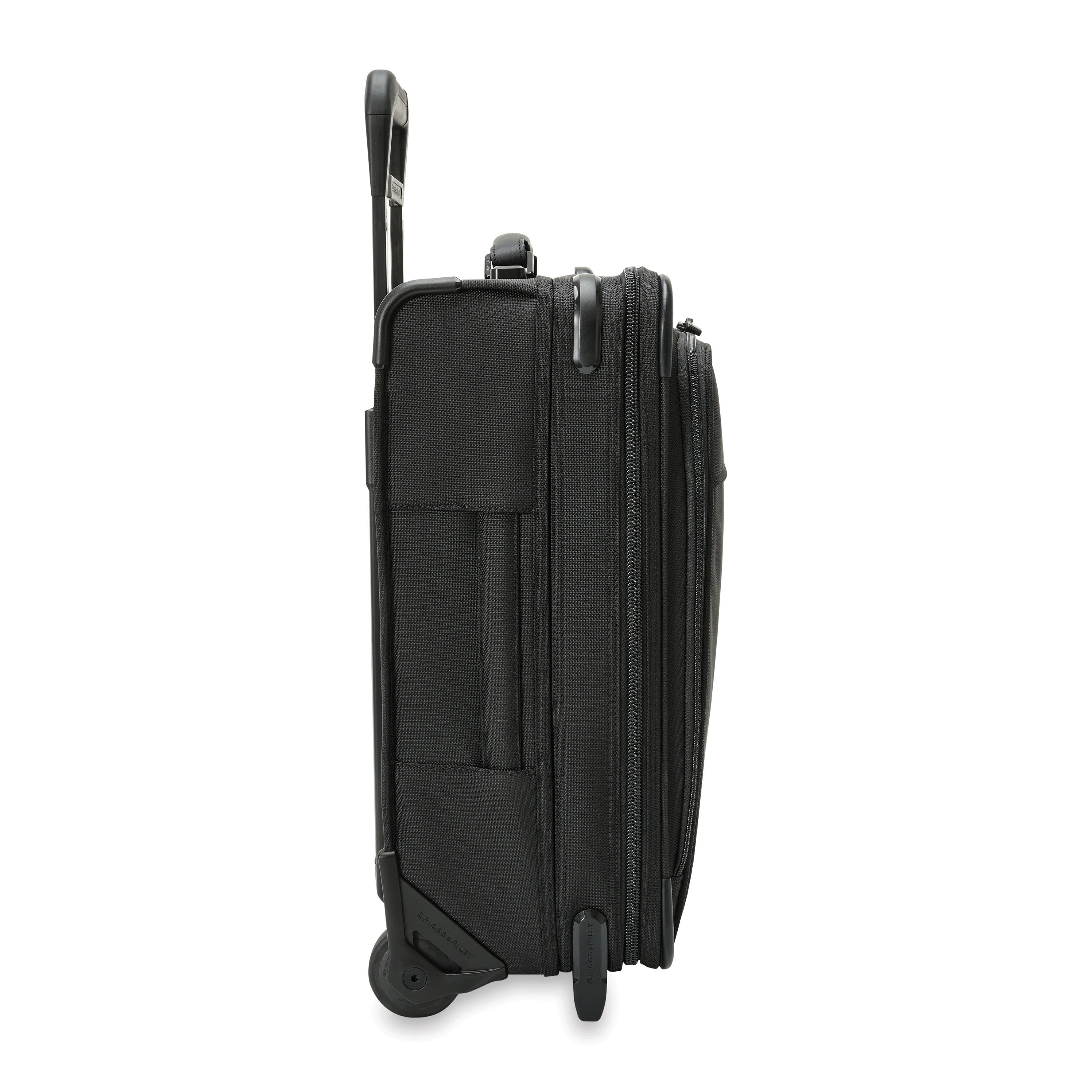 A GIF demonstrating the size of the Briggs & Riley Baseline Global 21" 2-Wheel Expandable Carry-On by expanding and compressing. #color_black