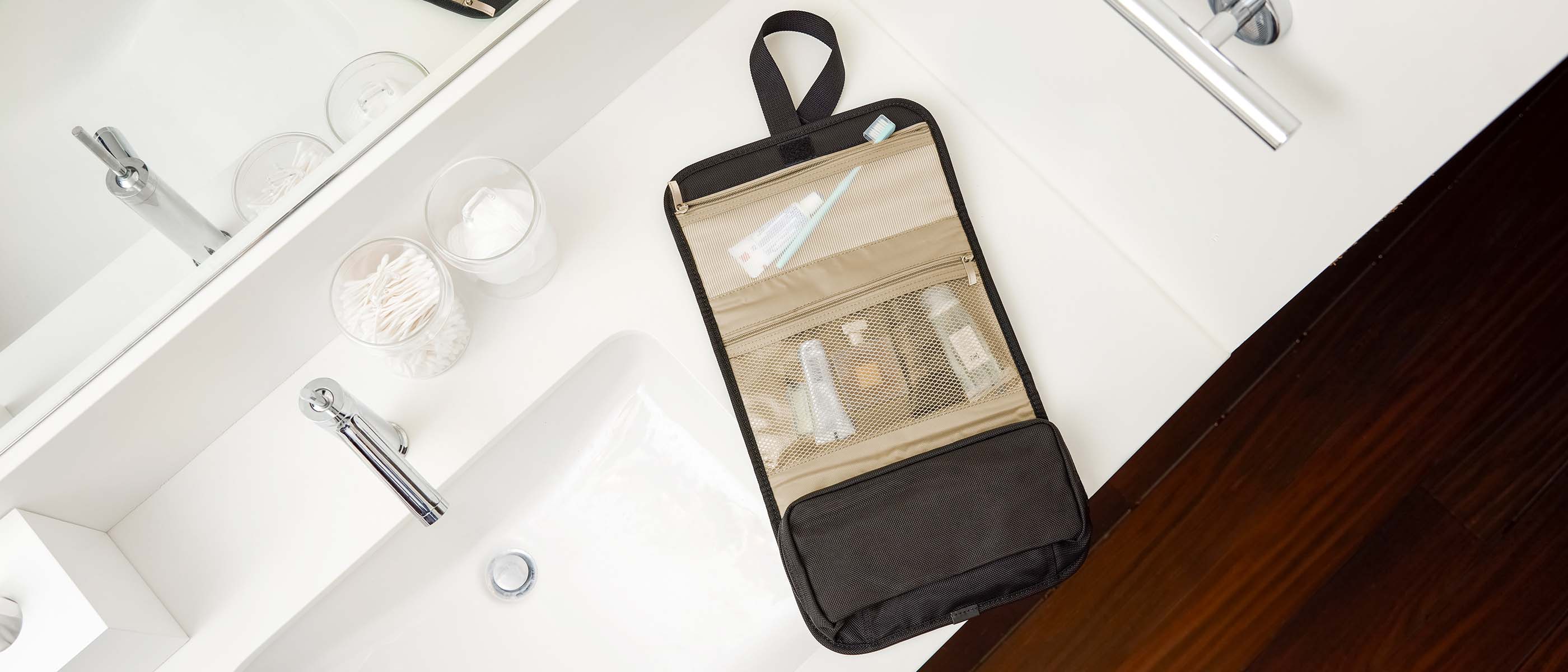 How to Pack Toiletries for Travel Like a Pro