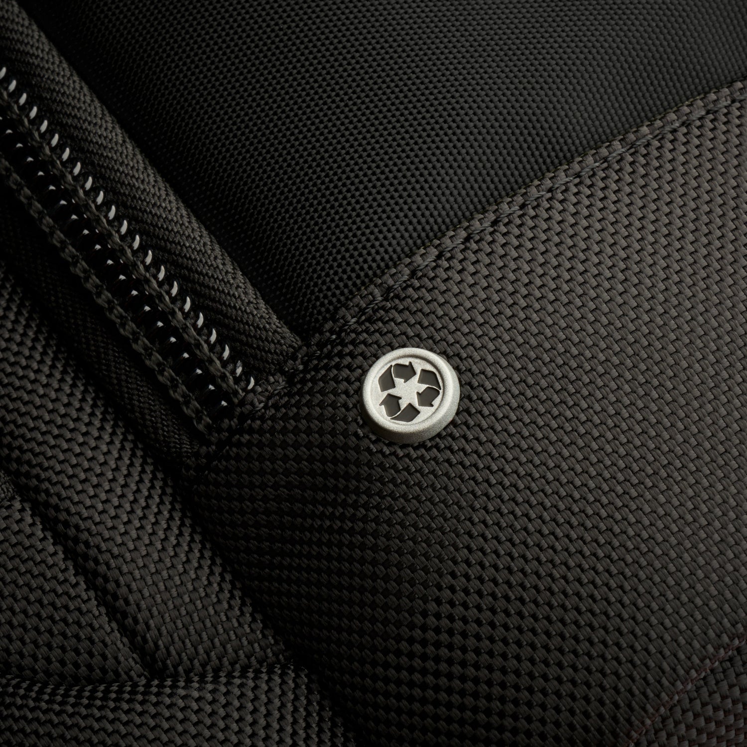 Briggs & Riley Medium Widemouth Backpack Black Recyled Close-up  #color_black
