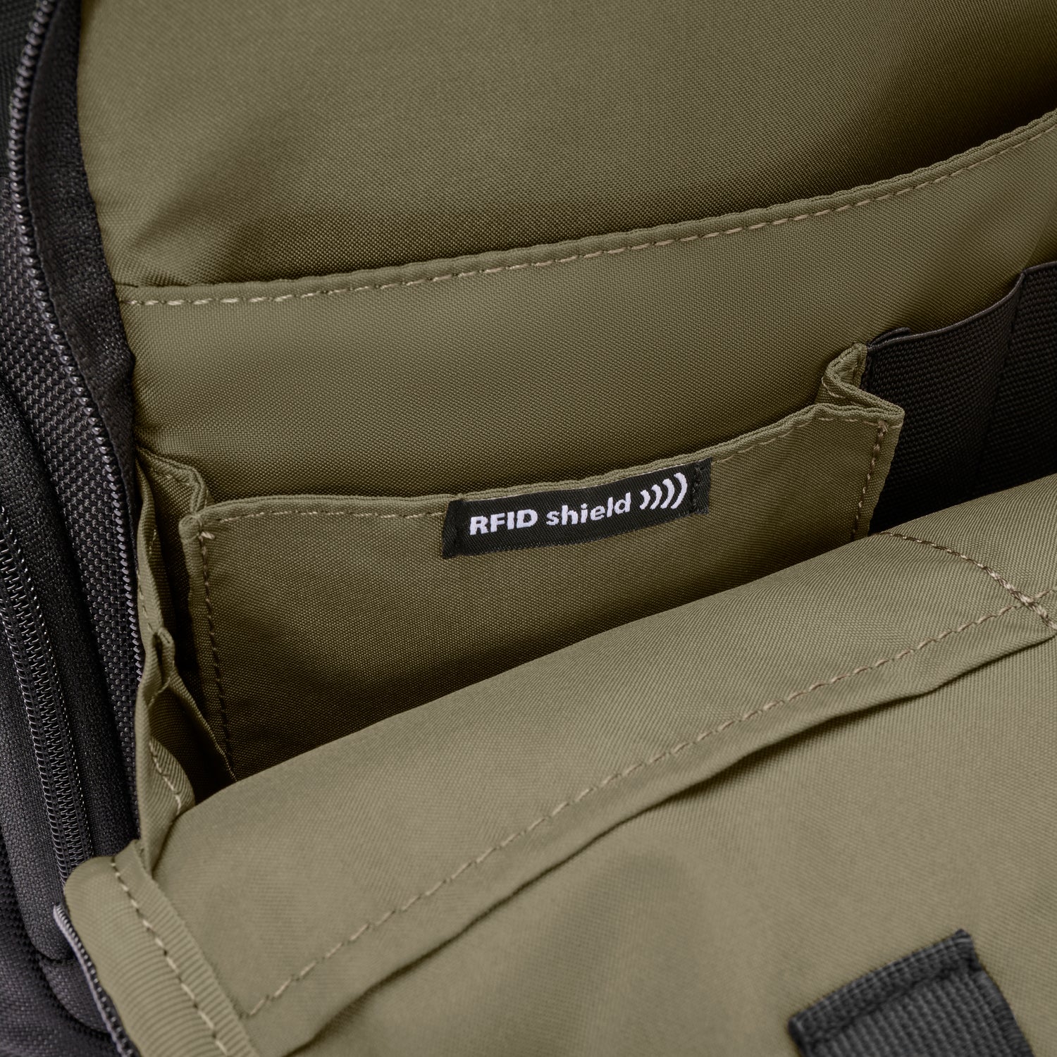 Briggs & Riley Medium Cargo Backpack Forest RFID Close-up #color_forest