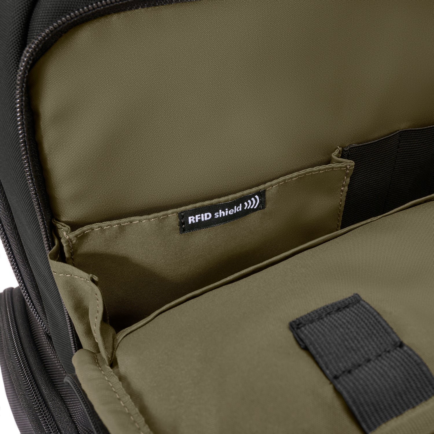 Briggs & Riley Large Cargo Backpack Black RFID Close-up #color_black