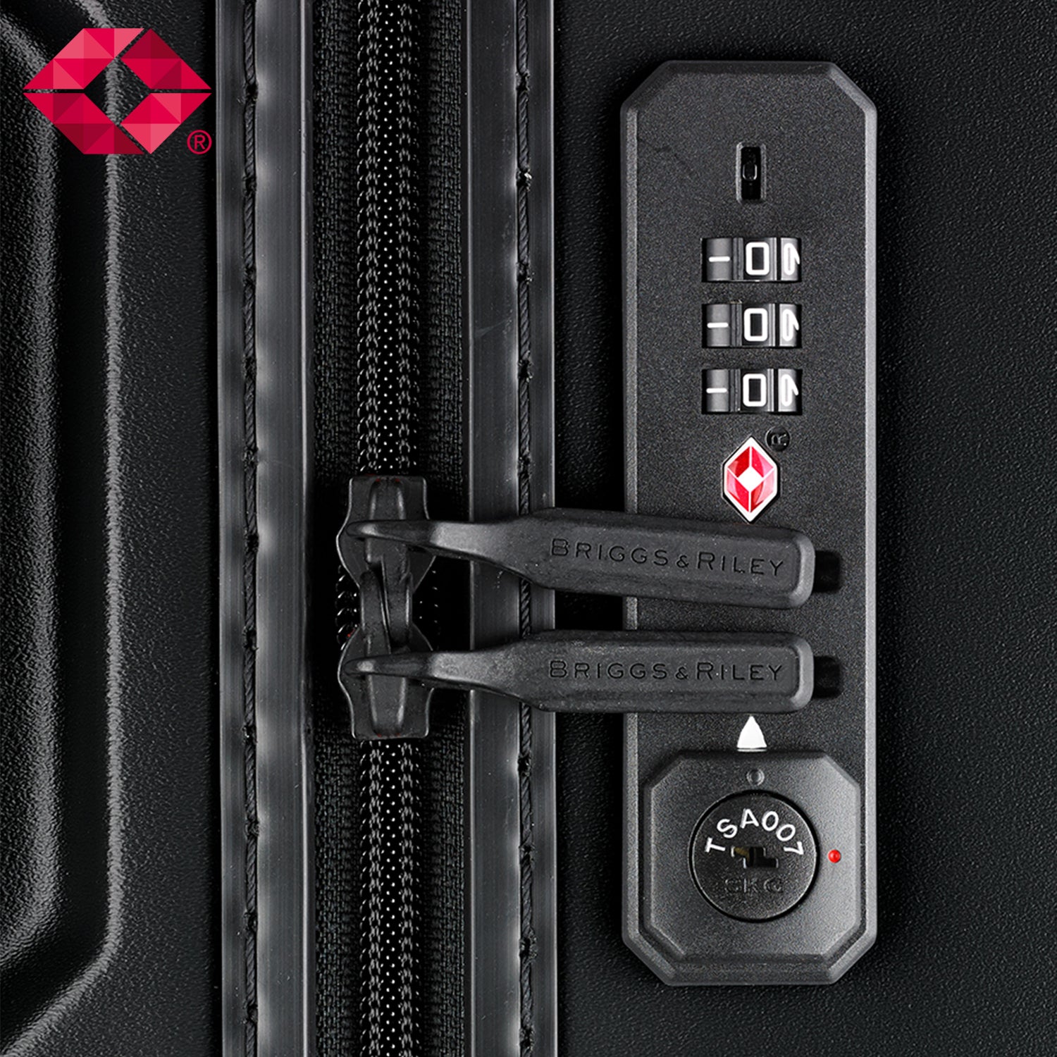 Briggs and Riley Extra Large Trunk Spinner Lock #color_stealth