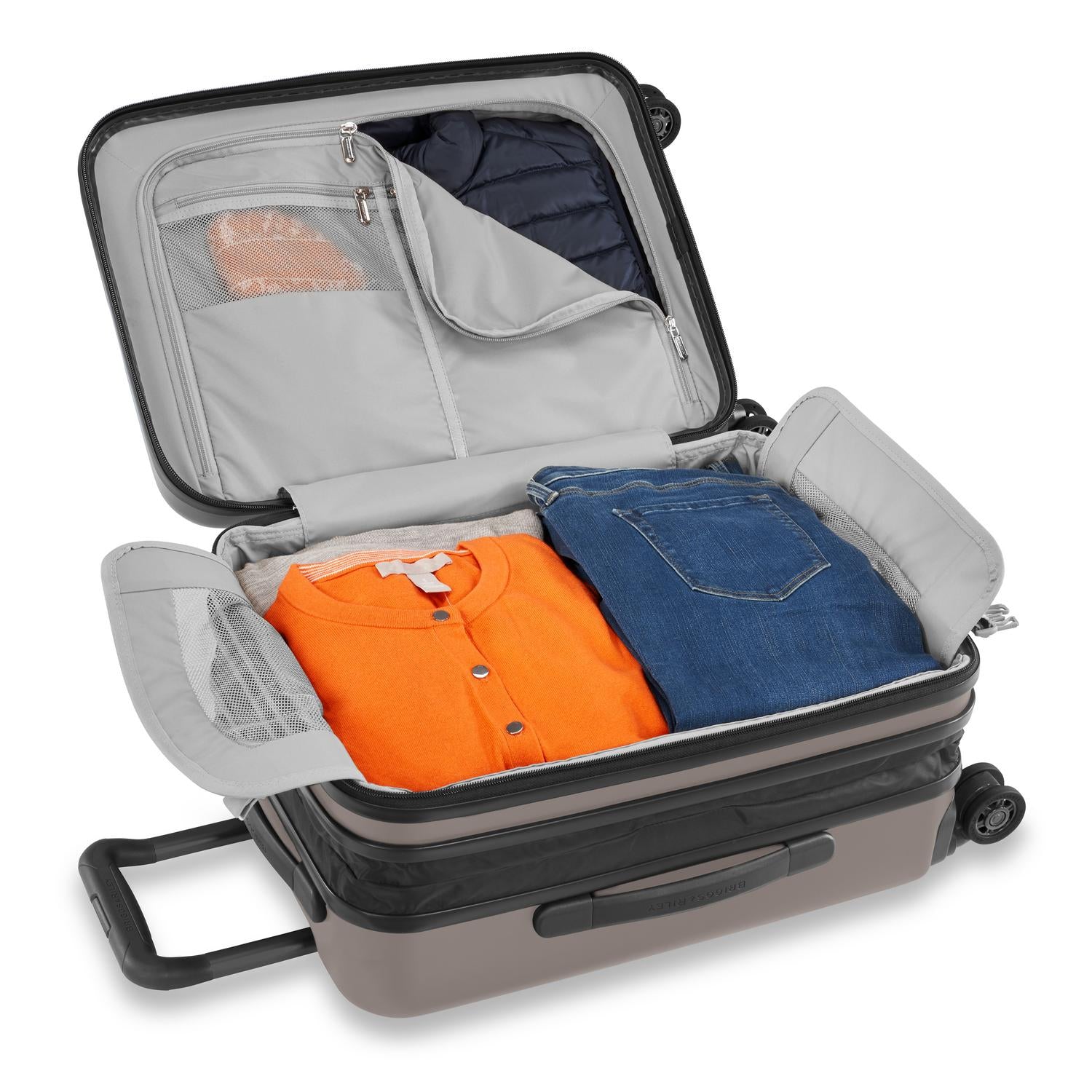 Briggs and Riley Sympatico International Carry-On Expandable Spinner Latte Packed #color_latte