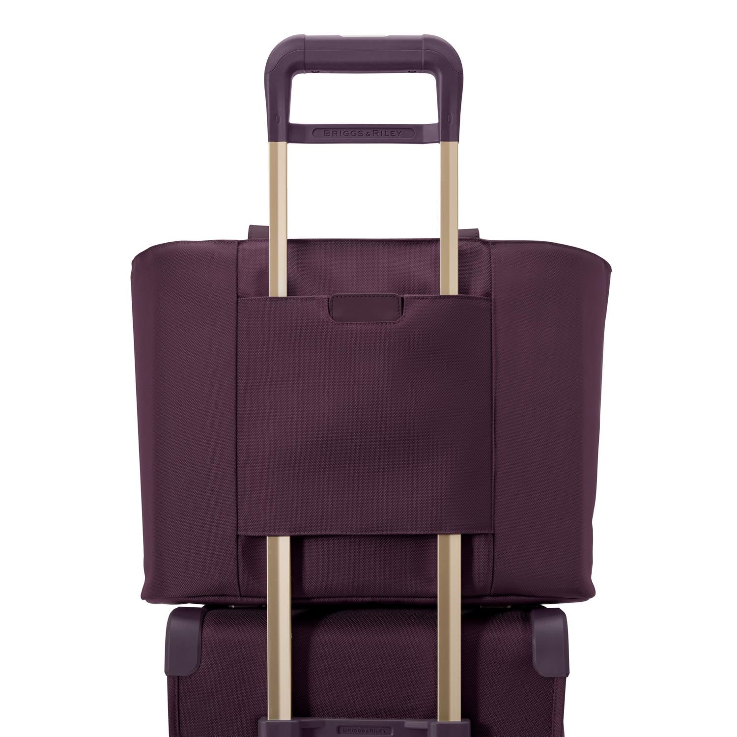 Baseline Traveler Tote Plum Slip-Through back panel #color_plum