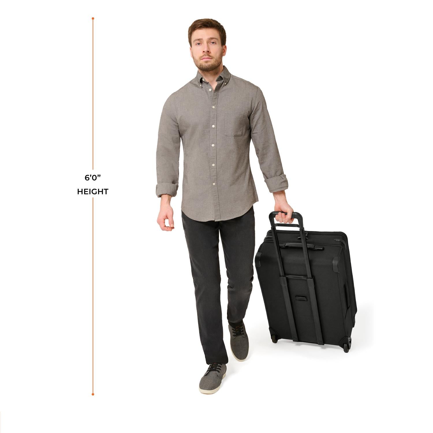 Briggs and Riley Baseline Medium Expandable Upright Model Height 6'0" #color_black